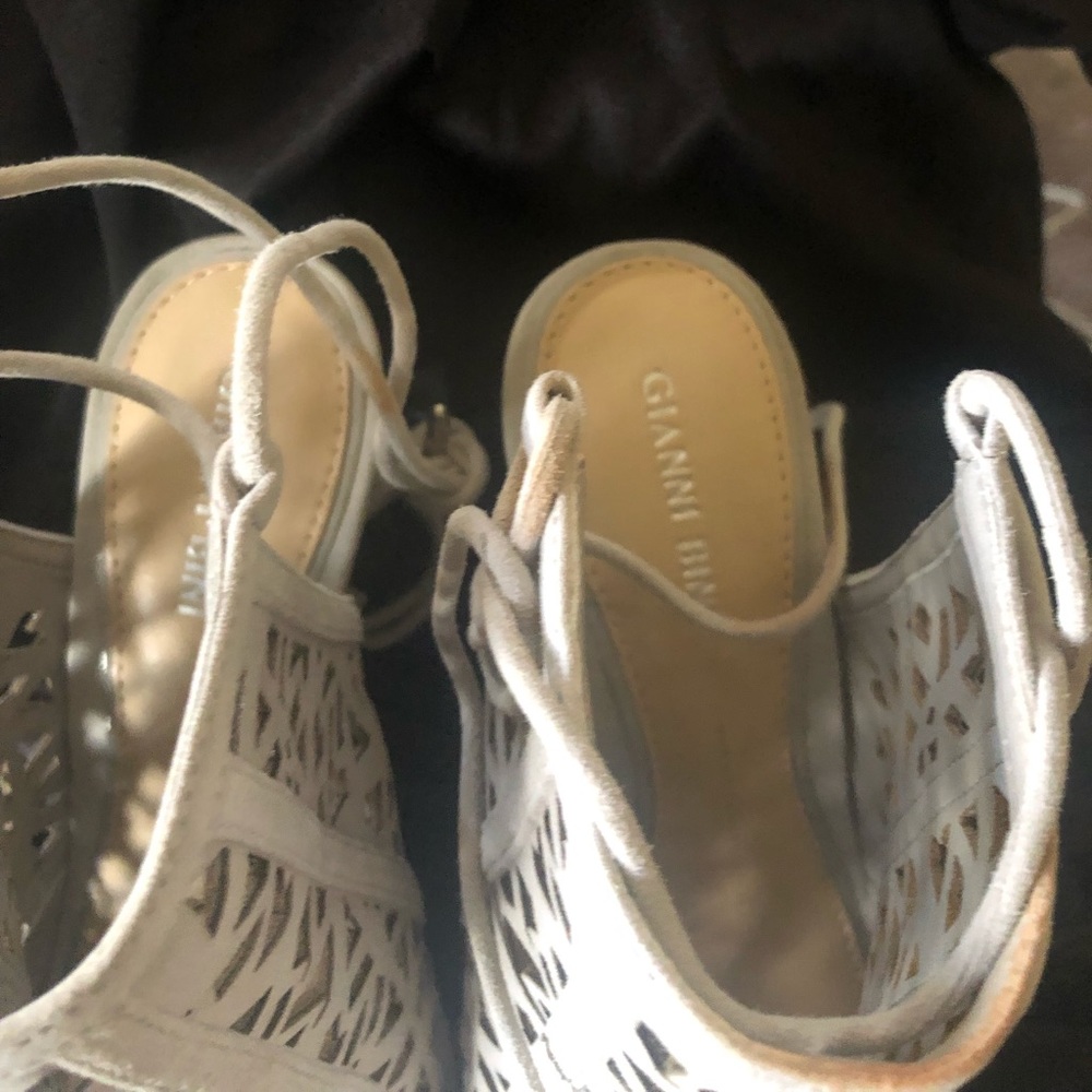 Sandals - Picture 2 of 4